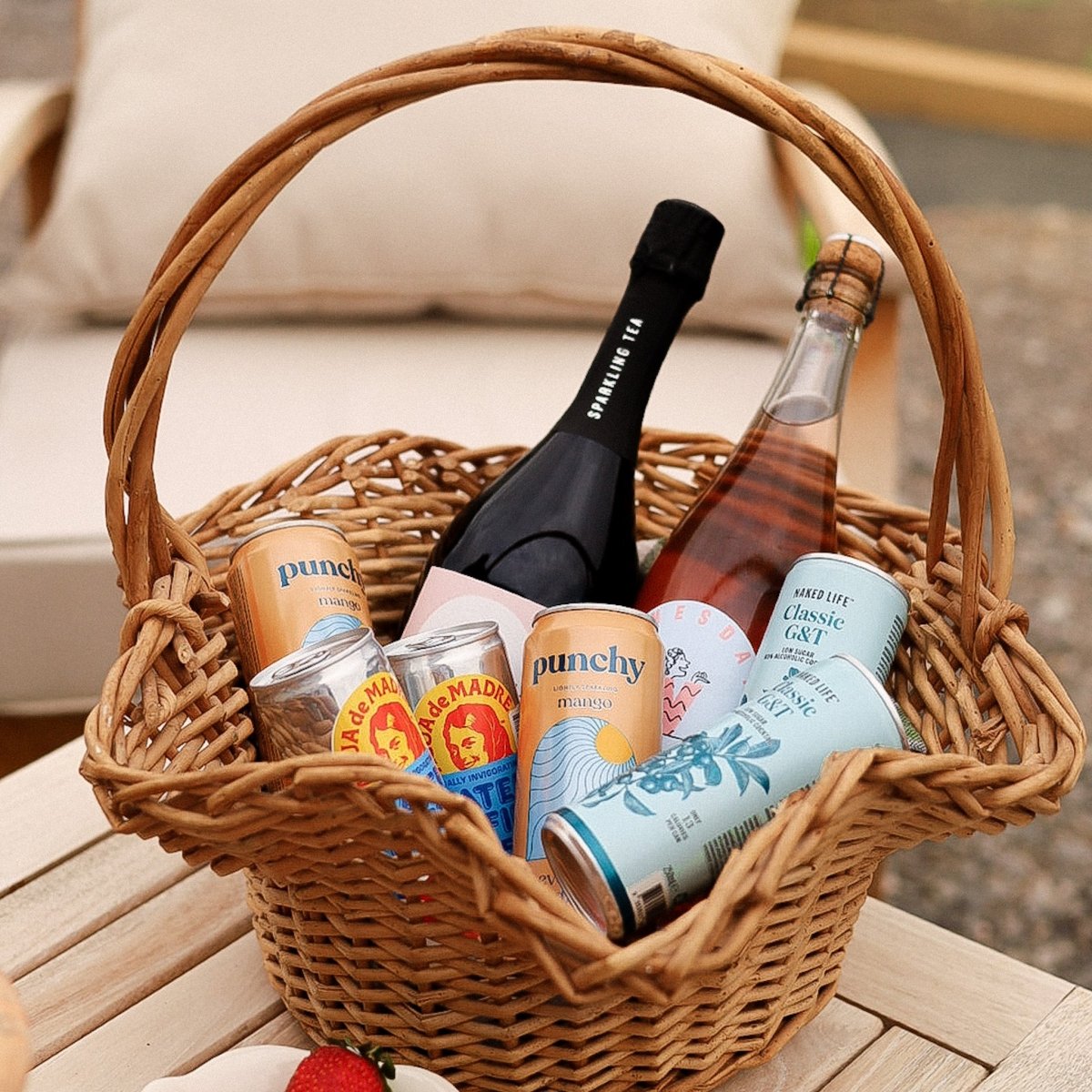 Pop & Pour Picnic Pack - Alcohol Free Wine & Artisan Drinks Pack (0.5% ABV) - Wise Bartender - Mixed Pack